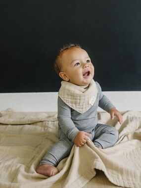 Little unicorn Deluxe Muslin Quilt - Oatmeal 47”x 47”